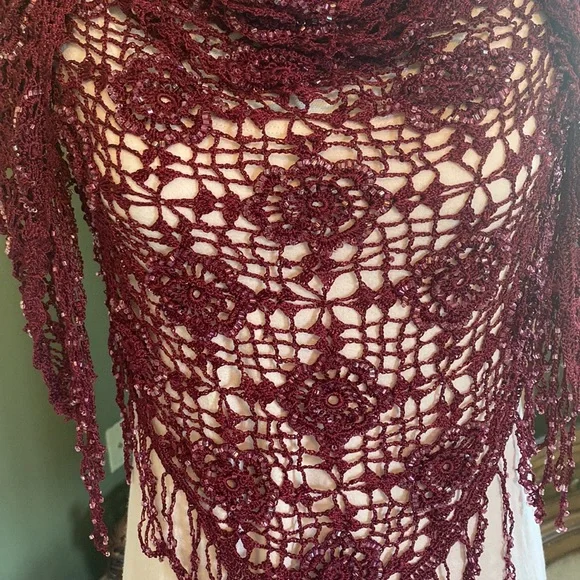 BOUTIQUE PIECE LARGE BEADED SCARF/SHAWL - Picture 2 of 6
